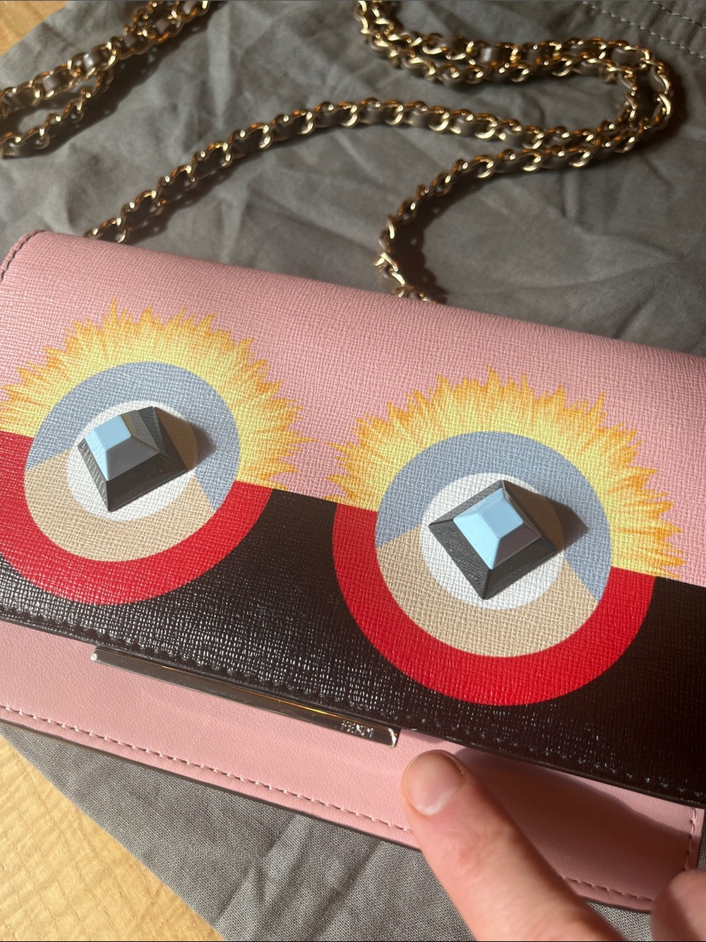 ✨ Authentic Fendi Hypnoteyes Monster Wallet On Chain (WOC) - Pink EUC ✨ - Picture 9 of 9